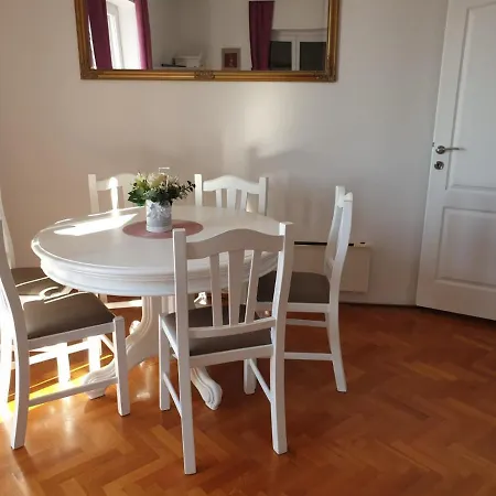 De Luxe Mediteran 5 *